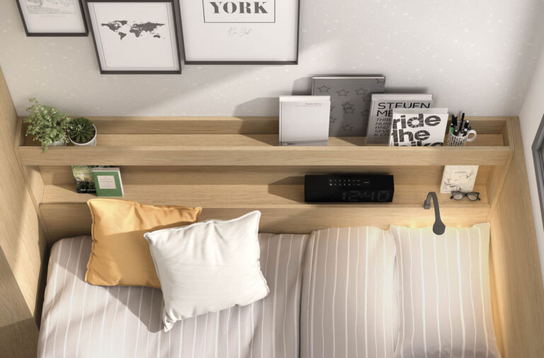 Dormitori juvenil de llit niu amb emmagatzematge i escriptori abatible de Mobles Abitare